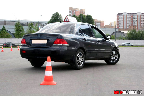Плюсы и минусы обучения вождению авто на акпп