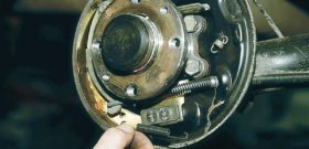 Как устанавливают тормозные колодки на ваз 2110